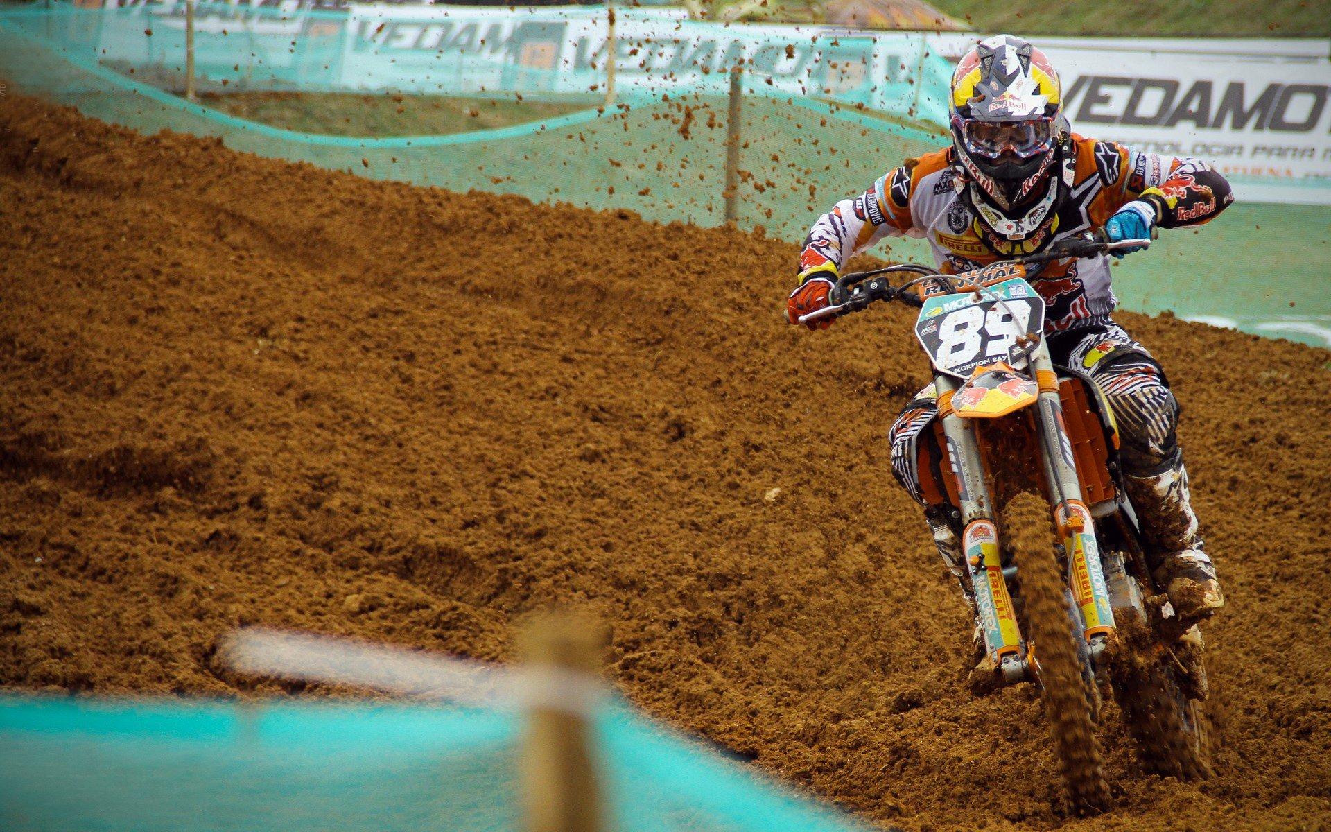 十年坚守铸就传奇 储石生用踏实脚步丈量联赛征程