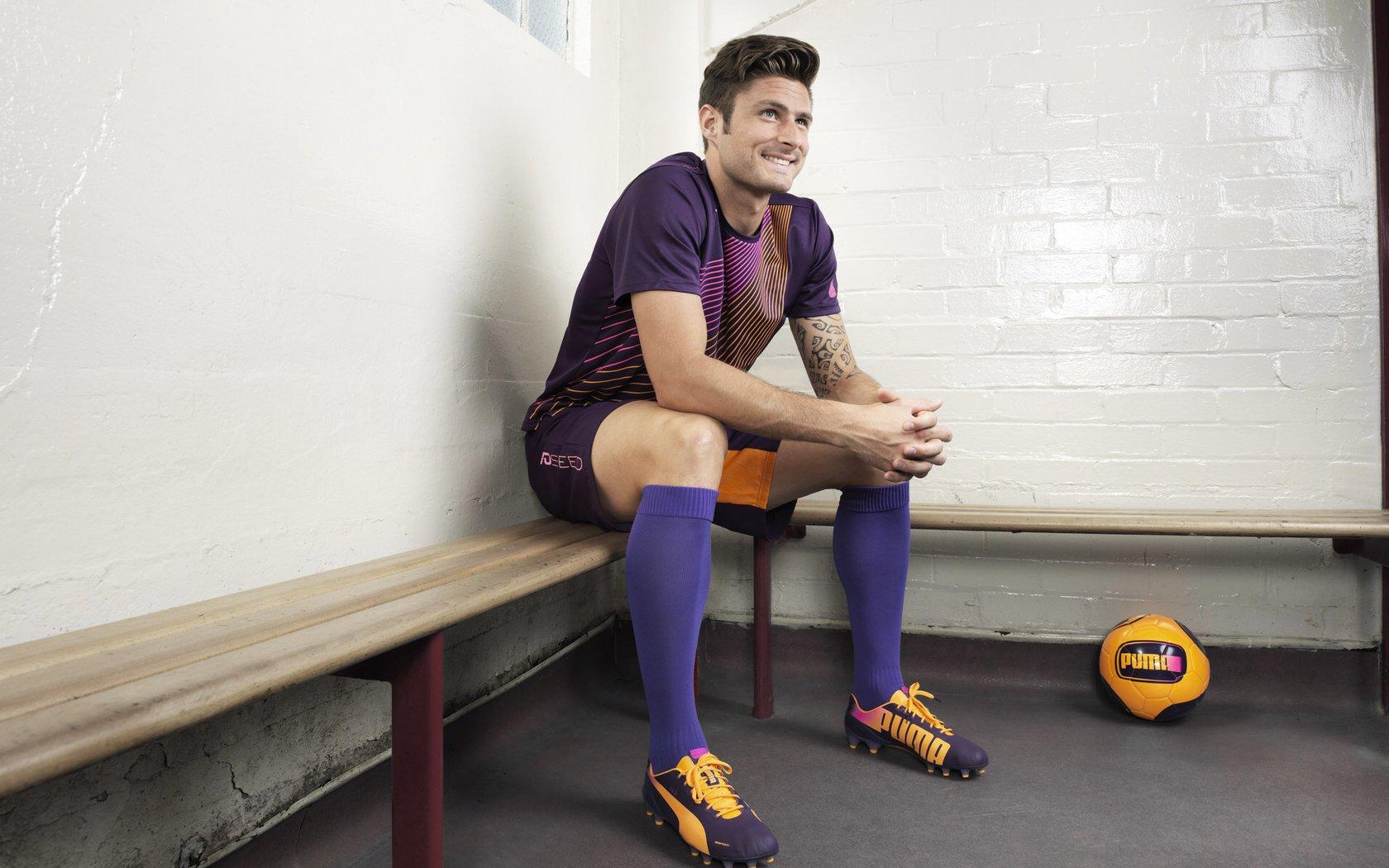 利物浦重磅官宣！萨拉赫签下队史最高薪合约，续写安菲尔德传奇